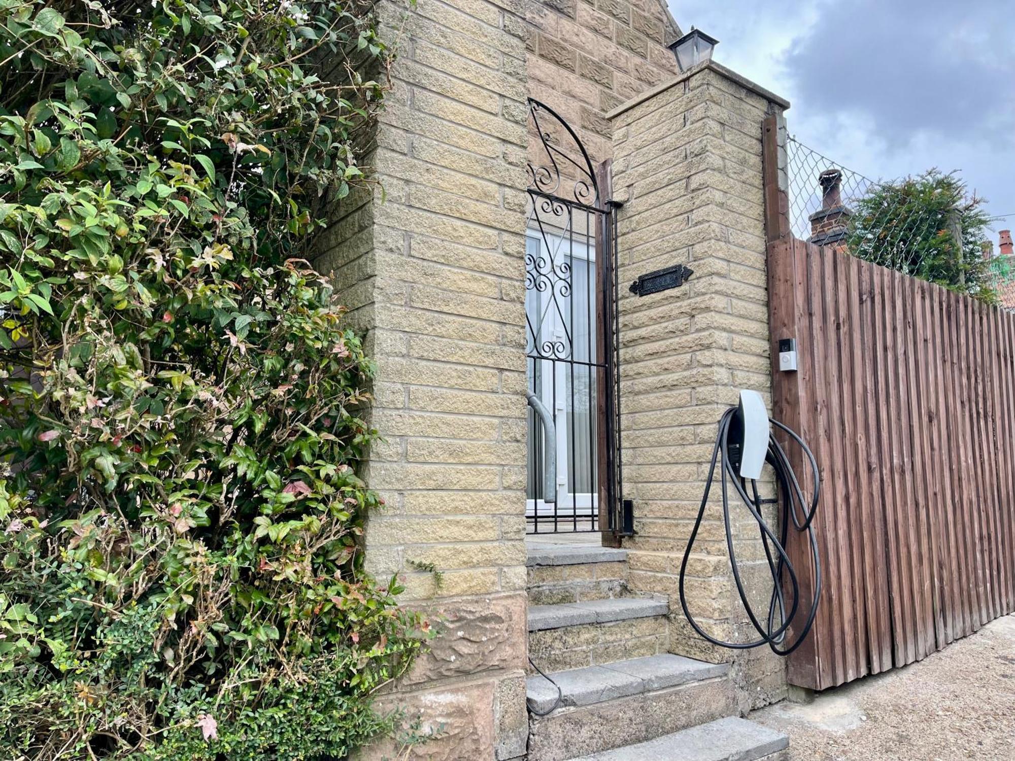 Hillcrest Bungalow Нотингам Екстериор снимка